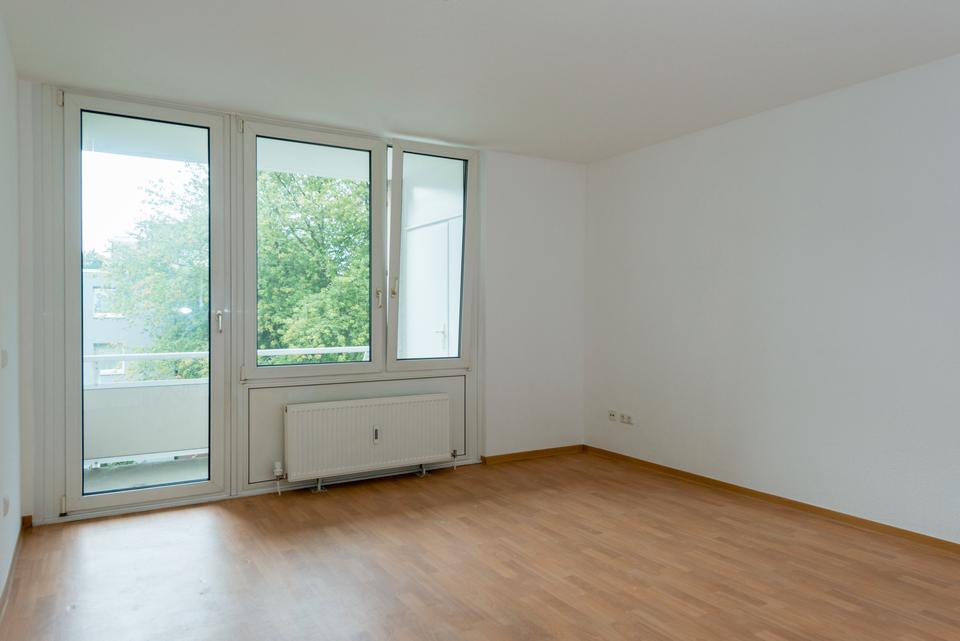 Thumbnail-* SCHMUCKSTÜCK ZUM VERLIEBEN * ren. 2-Zimmer-Wohnung m. Balkon