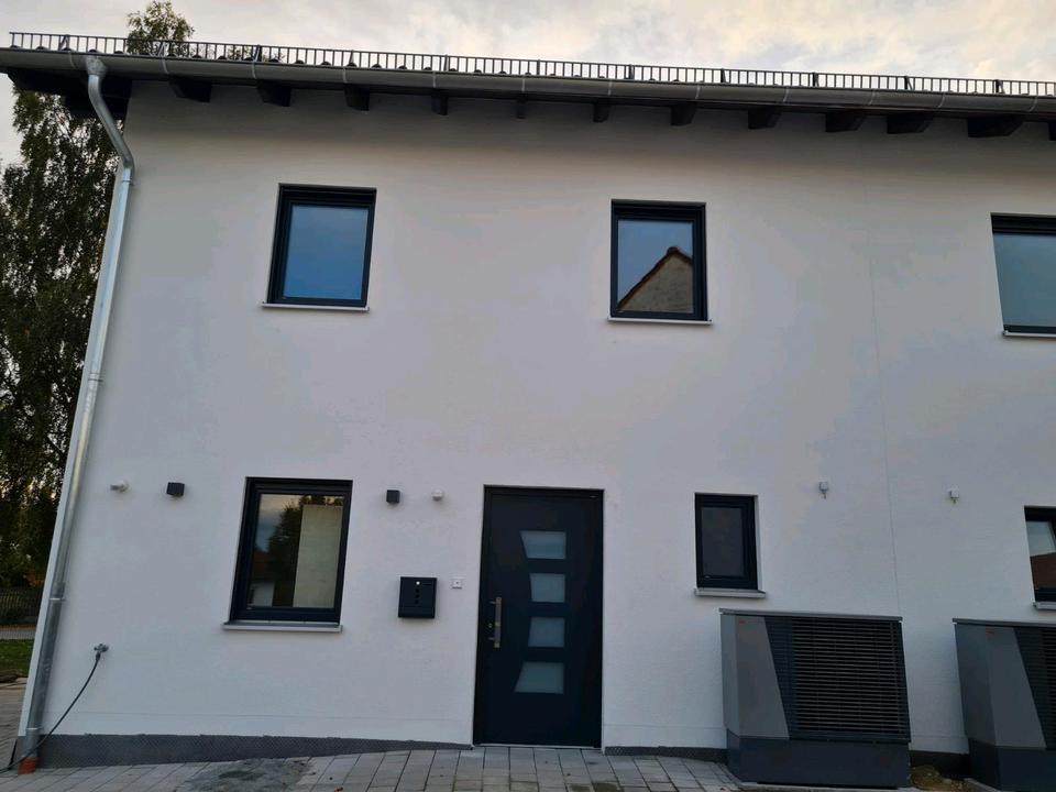 Thumbnail-Doppelhaushälfte mit Garten