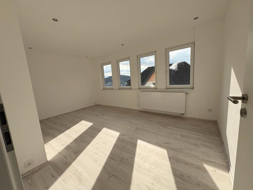 Thumbnail-Frisch kernsaniert: Helle 2-Zimmer-Wohnung im Herzen von Siegen