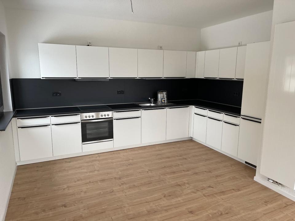 Thumbnail-5-Zimmer-Wohnung mit Einbauküche in Wiesau