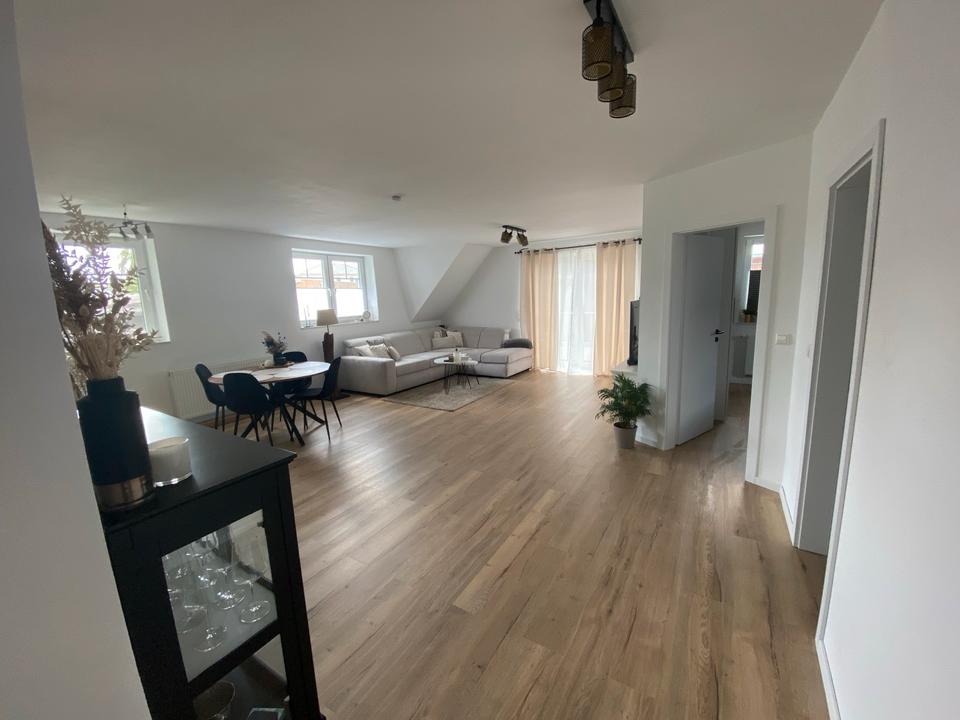 Thumbnail-Moderne und zentrale Eigentumswohnung mit Kamin, Balkon & Carport