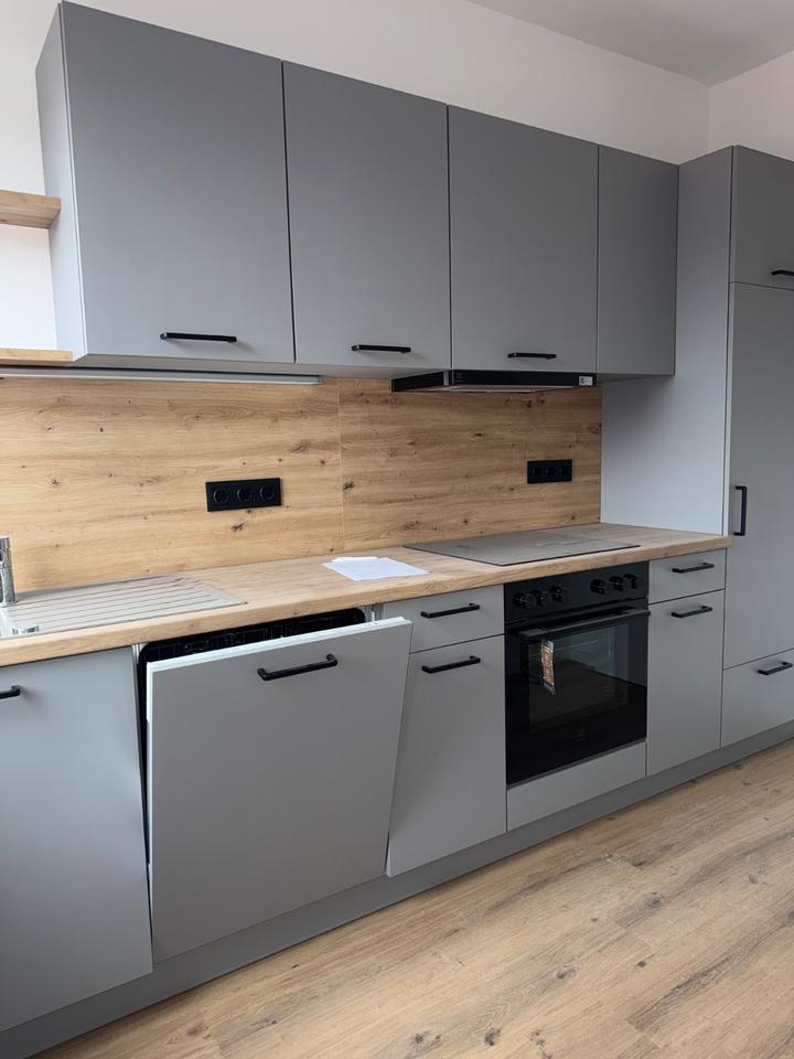 Thumbnail-Frisch Renovierte, 4-Zimmer Wohnung, EBK, Top Lage