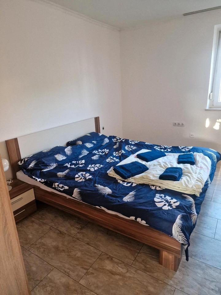 Thumbnail-möblierte Wohnung mit 2 Schlafzimmer, Wohnküche und Badezimmer