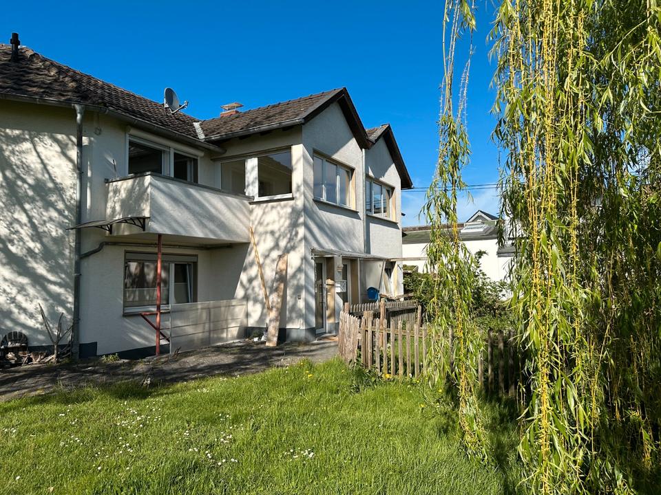 Thumbnail-Schöne großzügige drei Zimmer Wohnung mit Balkon und Garten