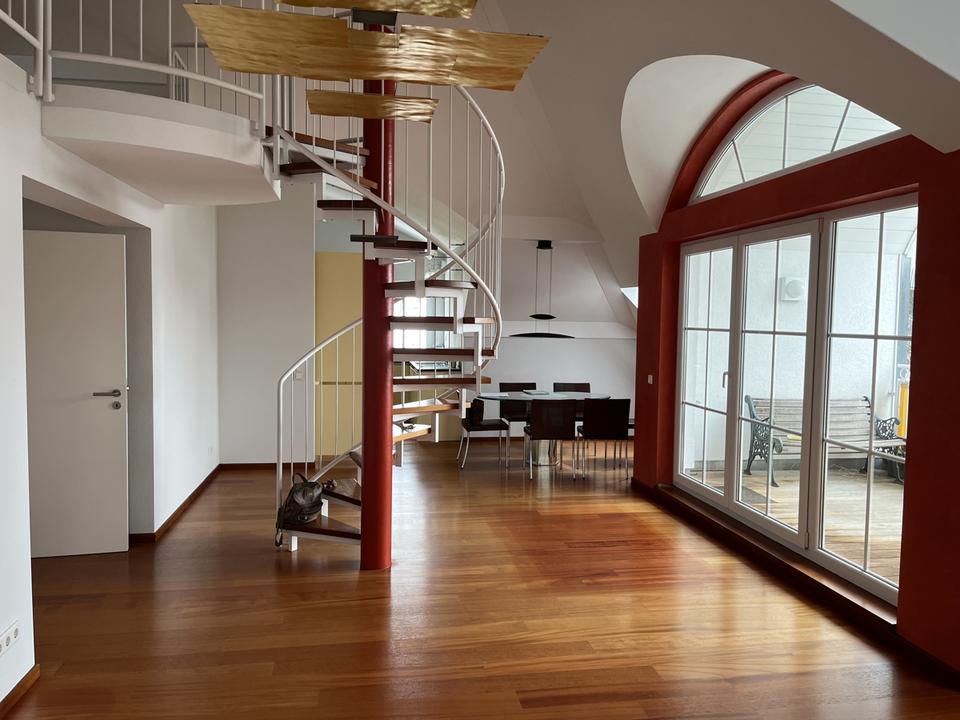 Thumbnail-Exklusive und außergewöhnliche Dachgeschosswohnung mit Galerie zum Mieten in Gröbenzell