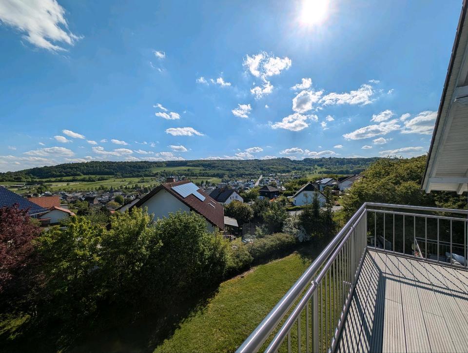 Thumbnail-Renovierte Dachgeschosswohnung 2 ZKB mit neuer Küche und Balkon