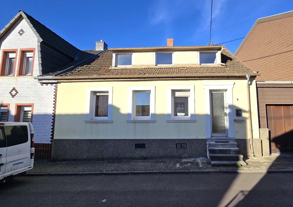 Thumbnail-Charmantes Einfamilienhaus mit Garten in SB - Dudweiler