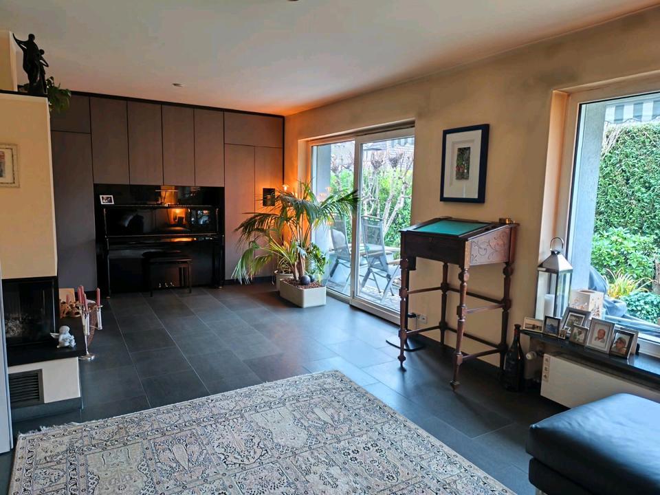 Thumbnail-Mehrfamilienhaus mit separater Büroeinheit 322,58 qm