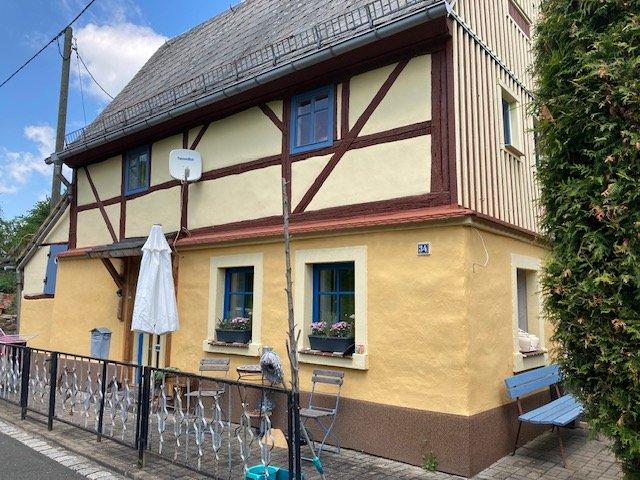 Thumbnail-Kleine Fachwerkhaus mit Terrassengarten und angrenzenden Bauplatz