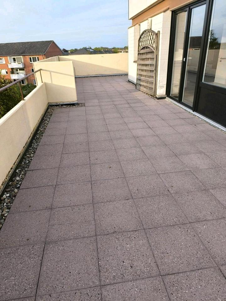 Thumbnail-2-Zi.-Penthouse-Whg., neu Renoviert Modernisiert, ca. 80m² Terr