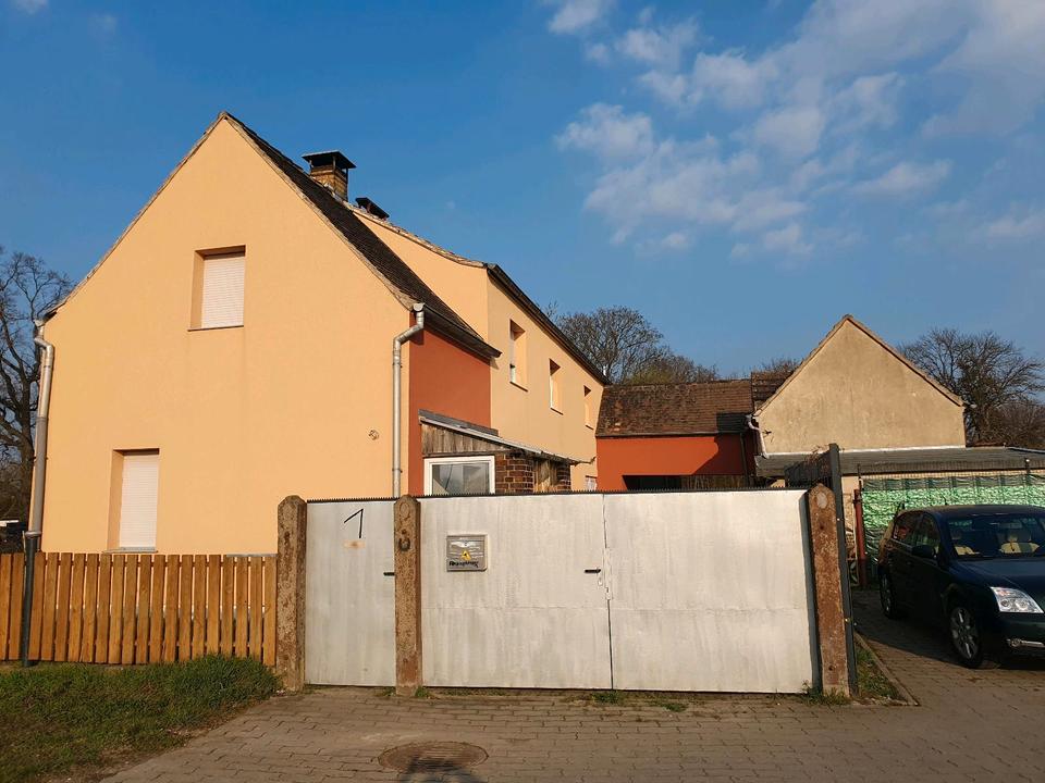Thumbnail-Freistehendes Zweifamilienhaus mit viel Grundstück