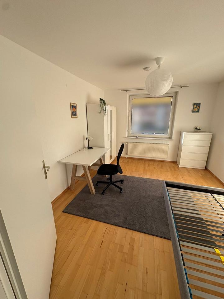 Thumbnail-Möbliertes Zimmer (18m2) in 3er-Frauen-WG - in Glinde