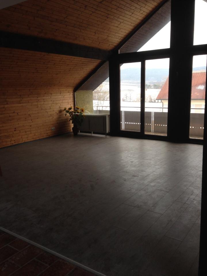 Thumbnail-Schöne helle Dachgeschoß-Wohnung (90qm) zu vermieten