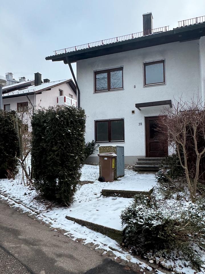 Thumbnail-Haushälfte mit großem Garten, 5 Zimmern & Top-Lage