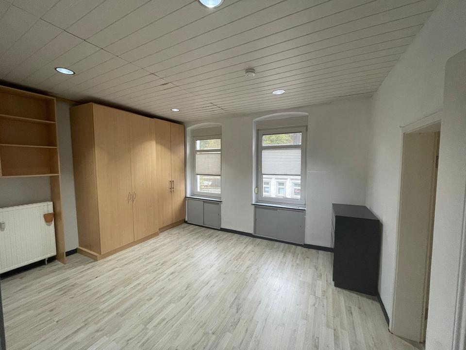 Thumbnail-Drei Zimmer Wohnung + Garage