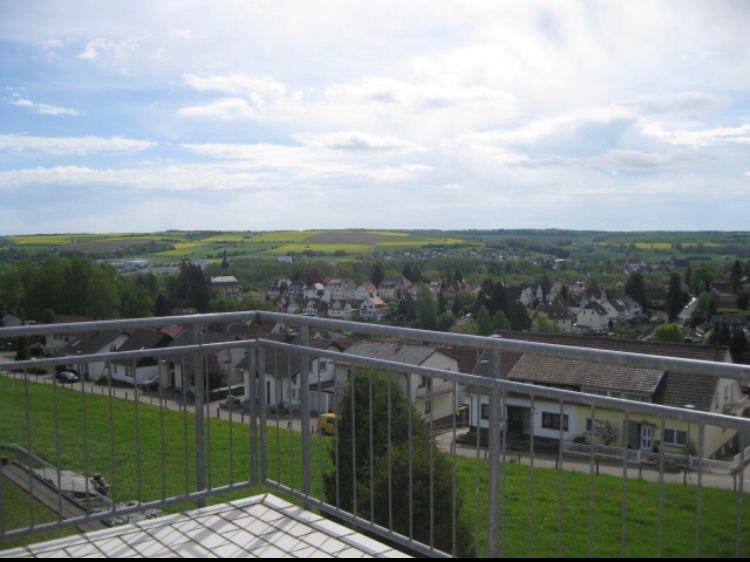 Thumbnail-Großzügige Wohnung mit Fernblick