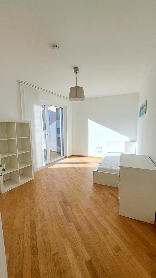 Thumbnail-Studentinnen-Zimmer in 4-Zi. Wohnung als WG