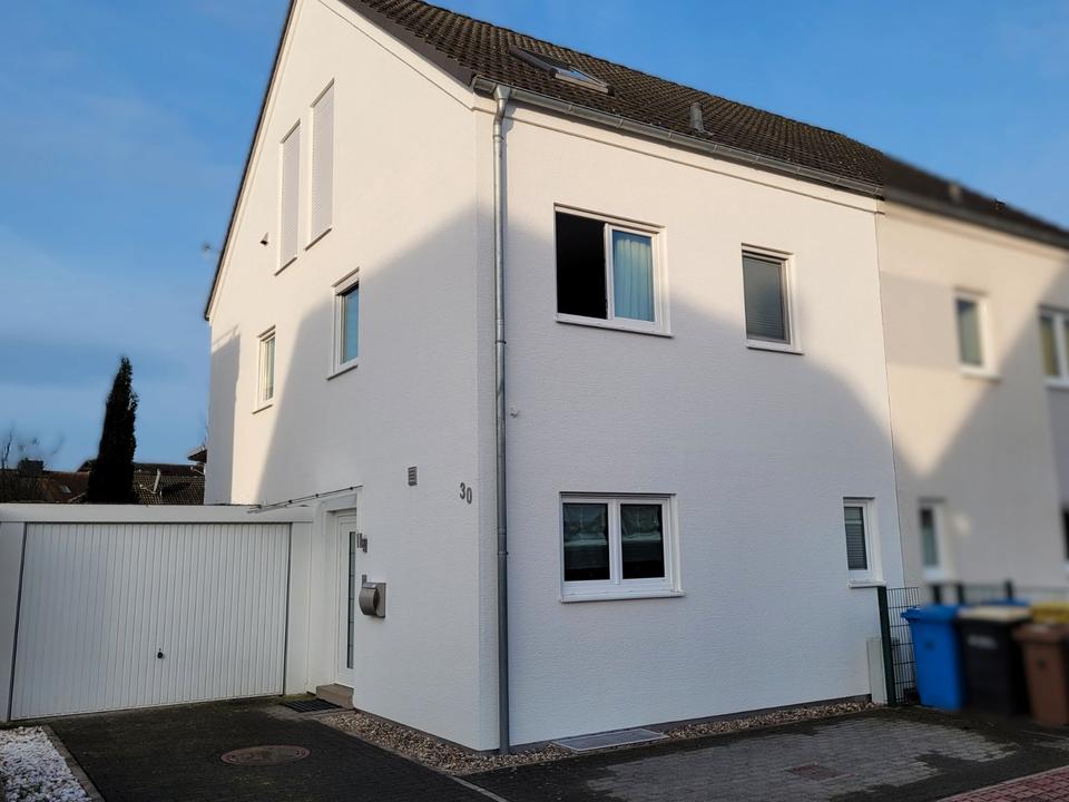 Thumbnail-PROVISIONSFREI: 5 Zimmer Doppelhaushälfte in Bruchköbel