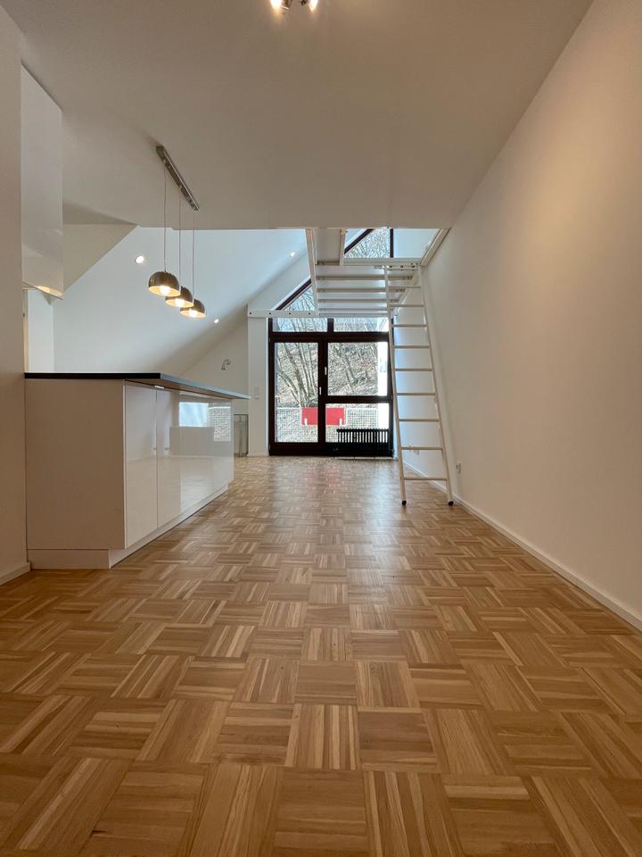 Thumbnail-Außergewöhnliche kernsanierte 1-Z. Wohnung mit Galerie & Balkon