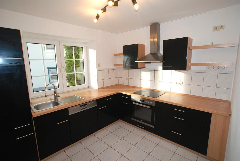 Thumbnail-Wohnen mit Gutshof-Charme: Lichtdurchflutete 3-Zimmer-Wohnung