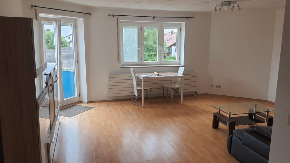 Thumbnail-Helle 3-Zimmer-Wohnung (ca. 90 m²) mit Balkon und Einbauküche