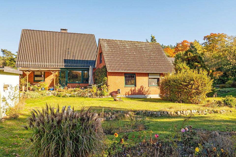 Thumbnail-Gepflegtes Einfamilienhaus auf ruhigem, großzügigem Grundstück