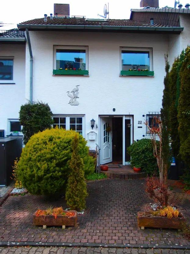 Thumbnail-Charmantes Reihenhaus mit sechs Zimmern in Wiesbaden-Breckenheim