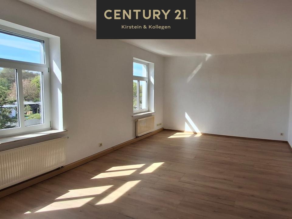 Thumbnail-Helle 3-Zimmer-Dachgeschosswohnung mit großem Balkon