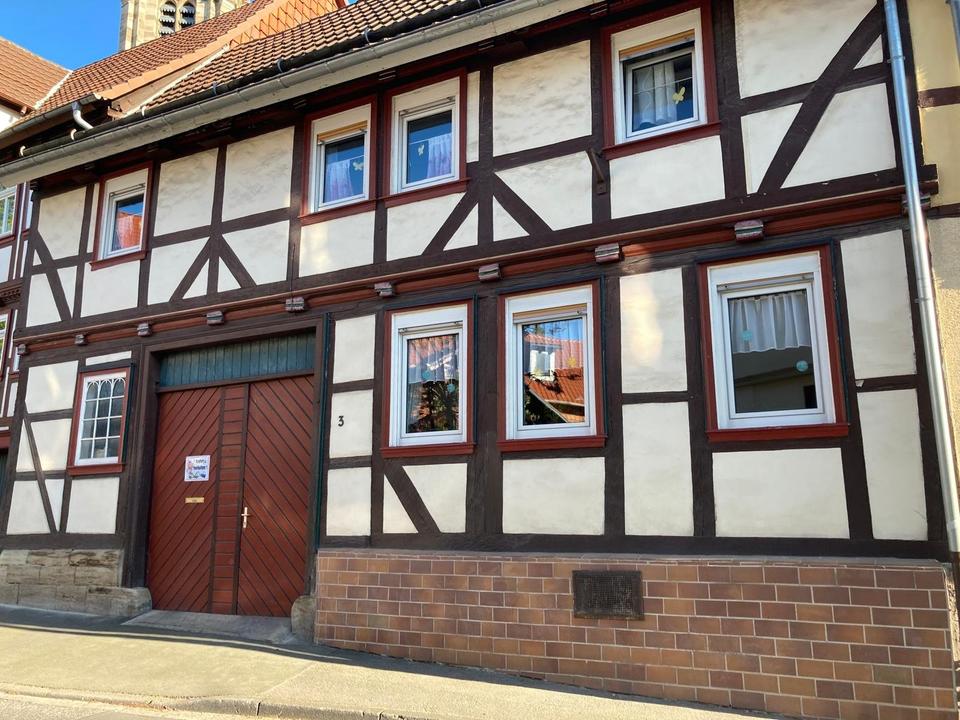 Thumbnail-kl. Bauerhaus-hof im Ortskern von Wanfried