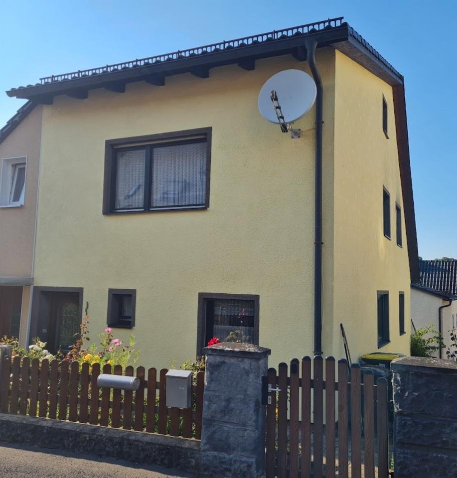 Thumbnail-Gepflegte Doppelhaushälfte, Top-Lage in Marktredwitz, maklerfrei