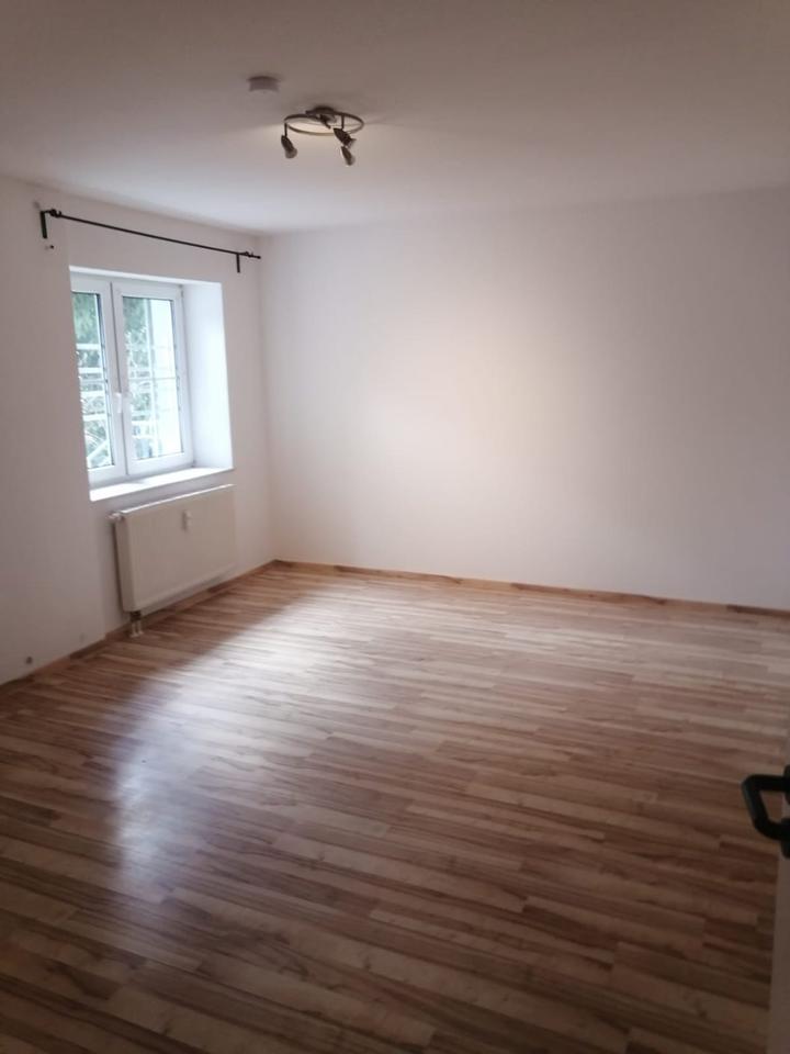 Thumbnail-2-ZIMMER-WOHNUNG MIT BALKON & EINBAUKÜCHE IN RUHIGER LAGE VON NIEDERKIRCHEN