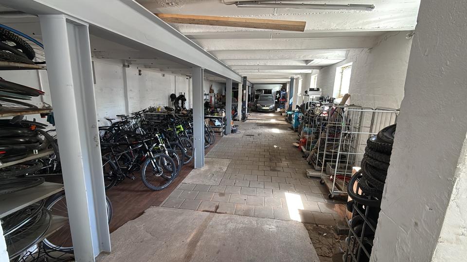 Thumbnail-Schrauberhalle