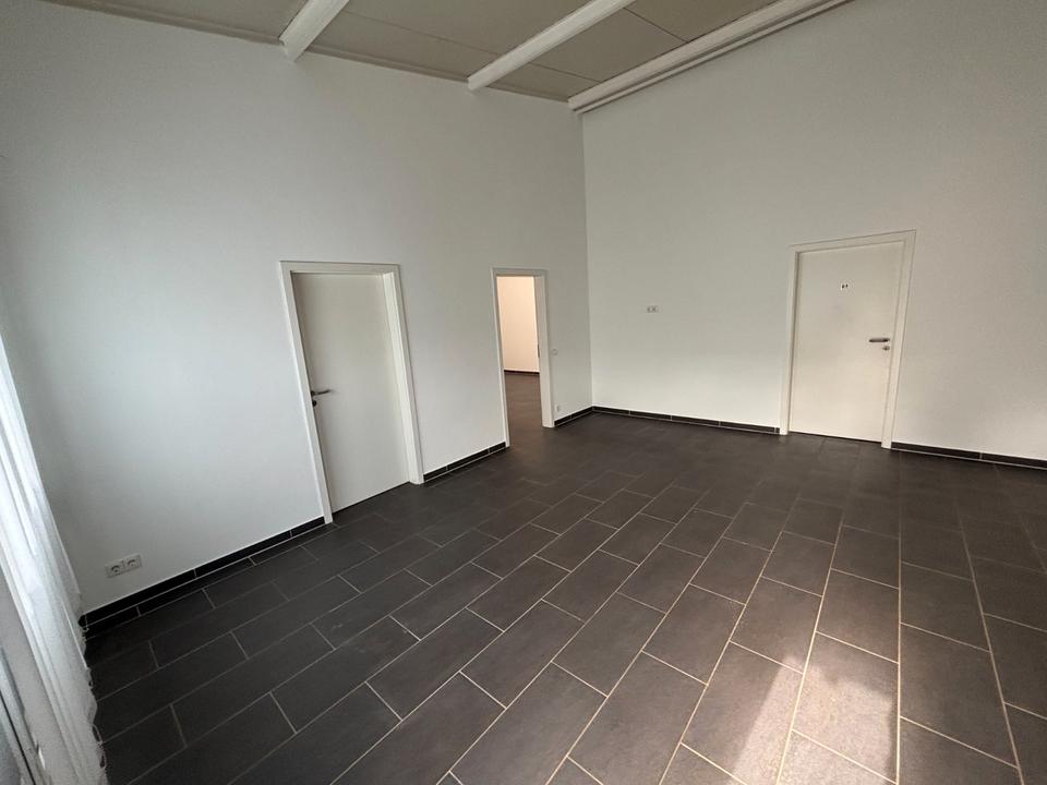 Thumbnail-Ab Sofort! Vielseitiger Gewerberaum inkl. Parkplätze in Hilzingen