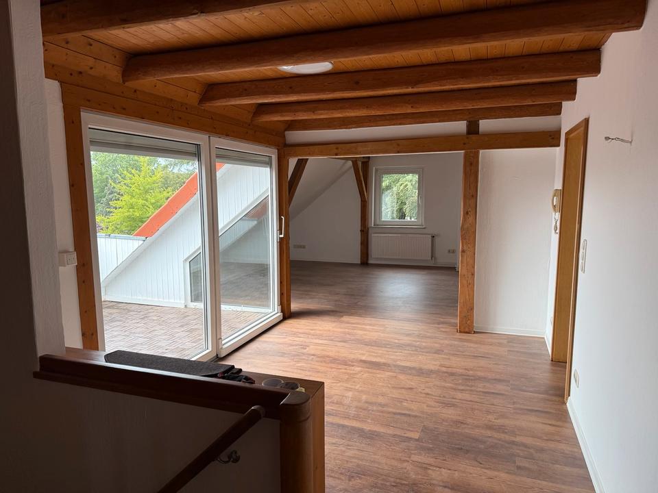 Thumbnail-Großzügige 3,5 Zimmer Wohnung mit Dachterrasse in Lindhorst