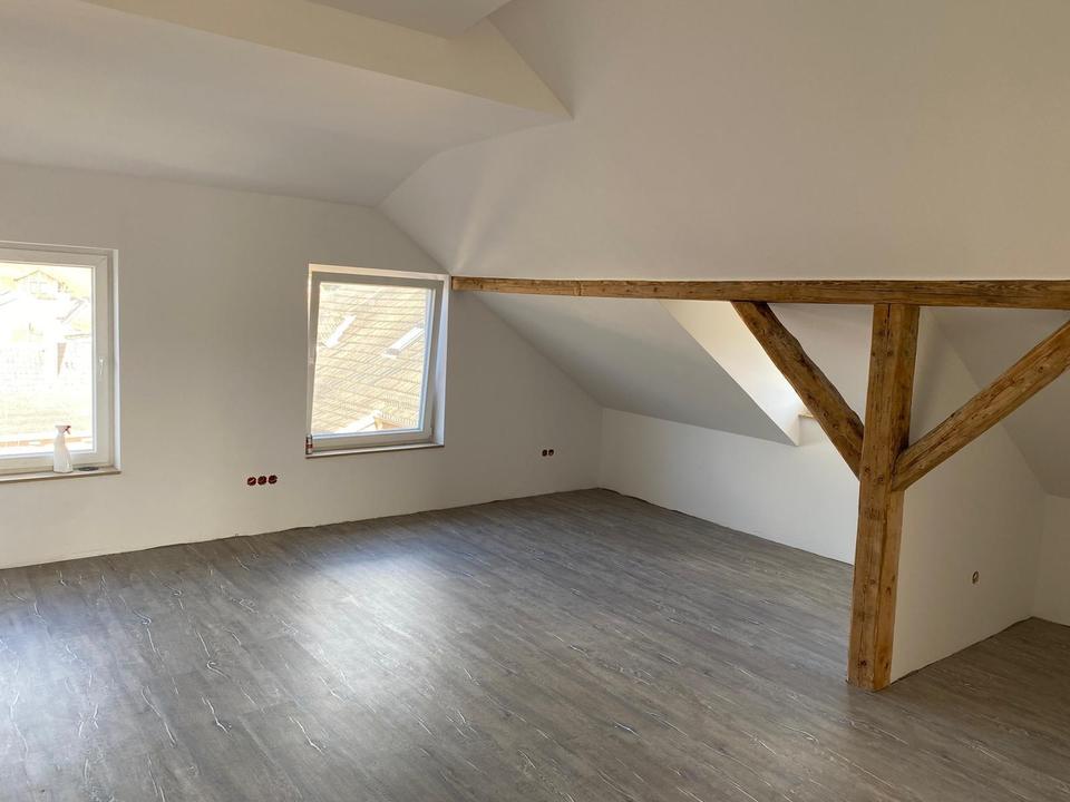 Thumbnail-Helle Dachgeschosswohnung in zentraler Lage