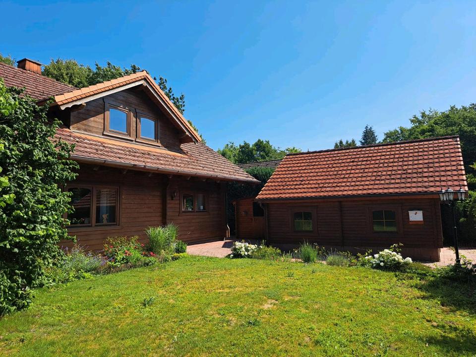 Thumbnail-**Holzhaus Charme mit Doppelgarage**