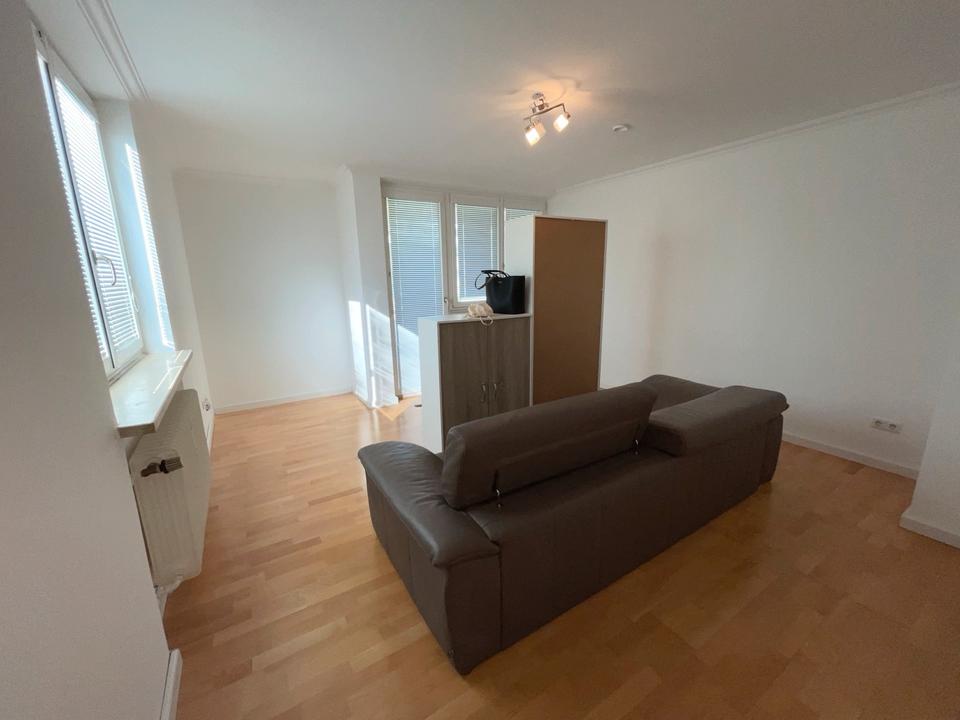 Thumbnail-WG Zimmer in einer zwei Zimmer Wohnung