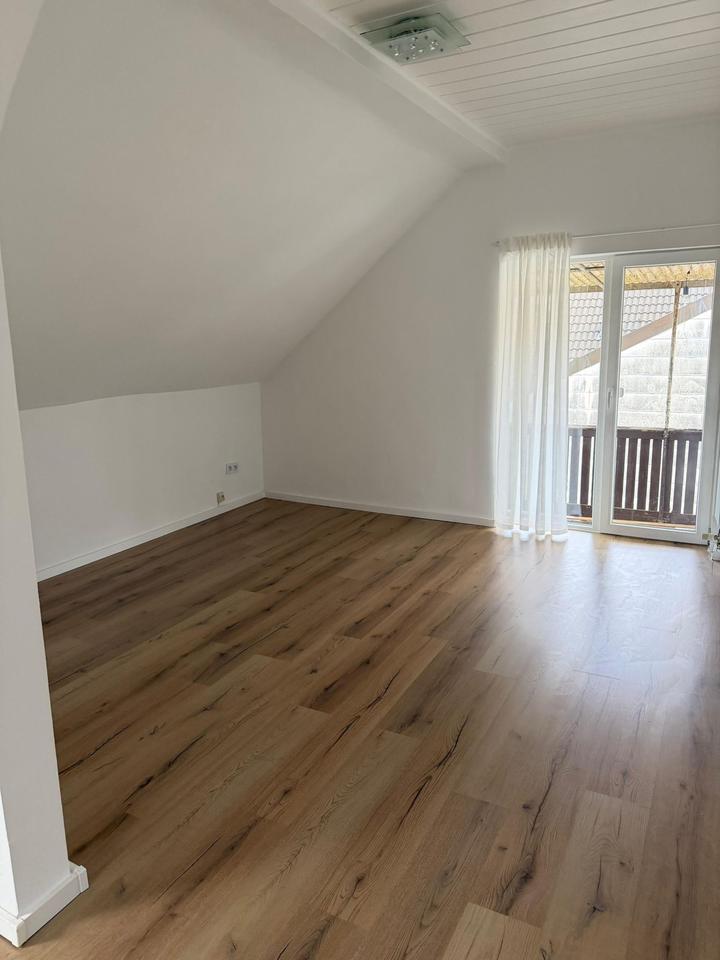 Thumbnail-Helle & mordern renovierte 2-Zimmer Wohnung mit Balkon