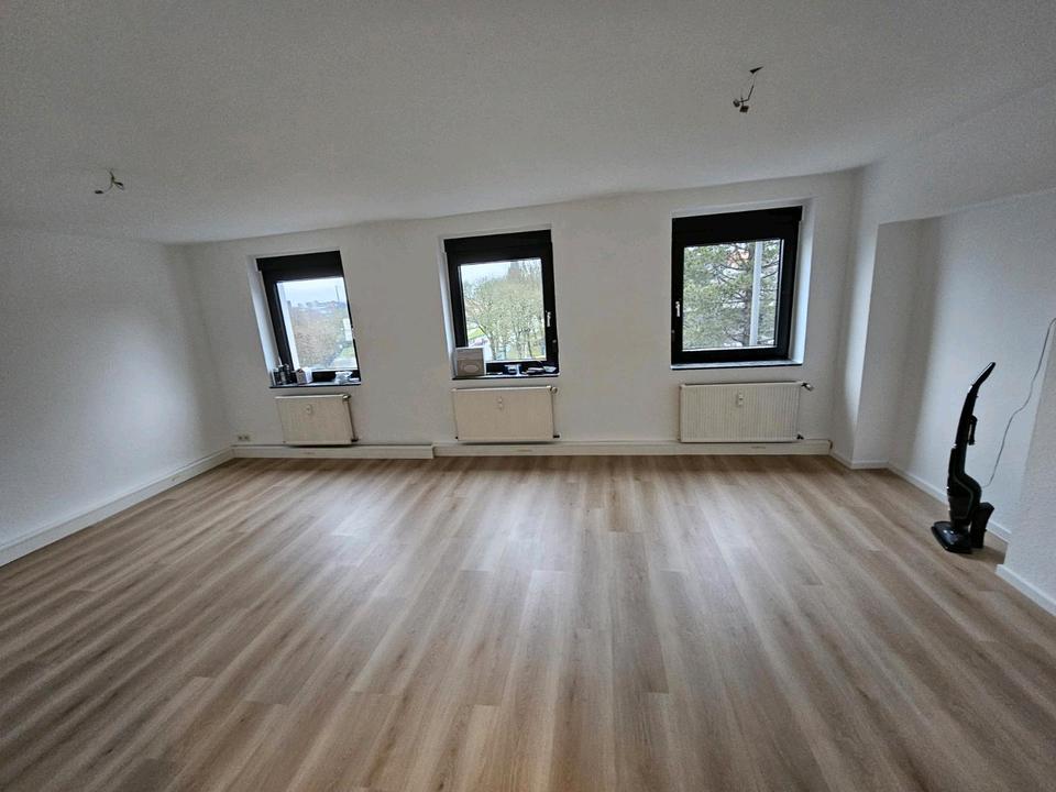 Thumbnail-Renovierte 2 Zimmer Wohnung in Solingen