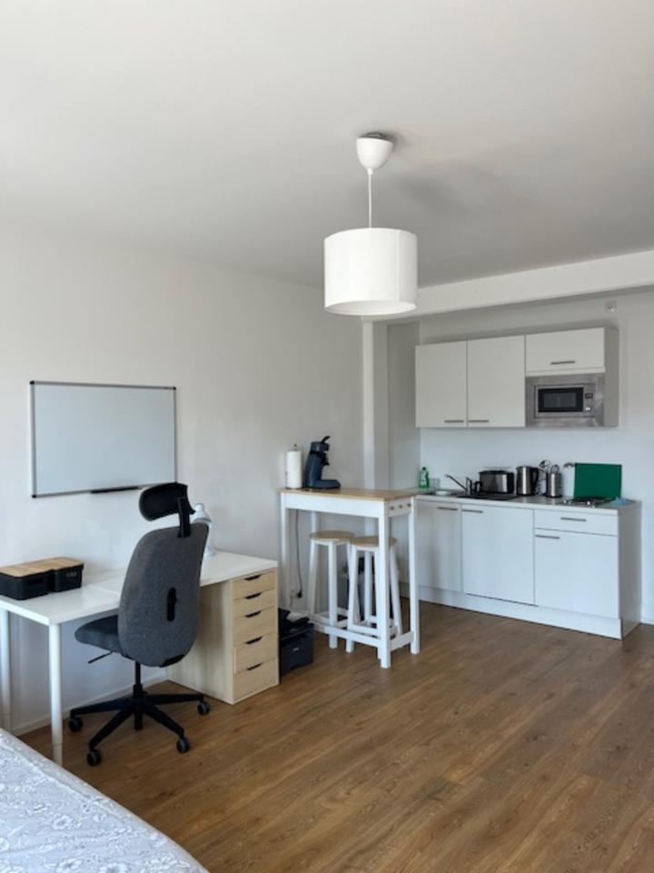 Thumbnail-1 ZimmerKücheBad mit Balkon direkt am Hauptbahnhof