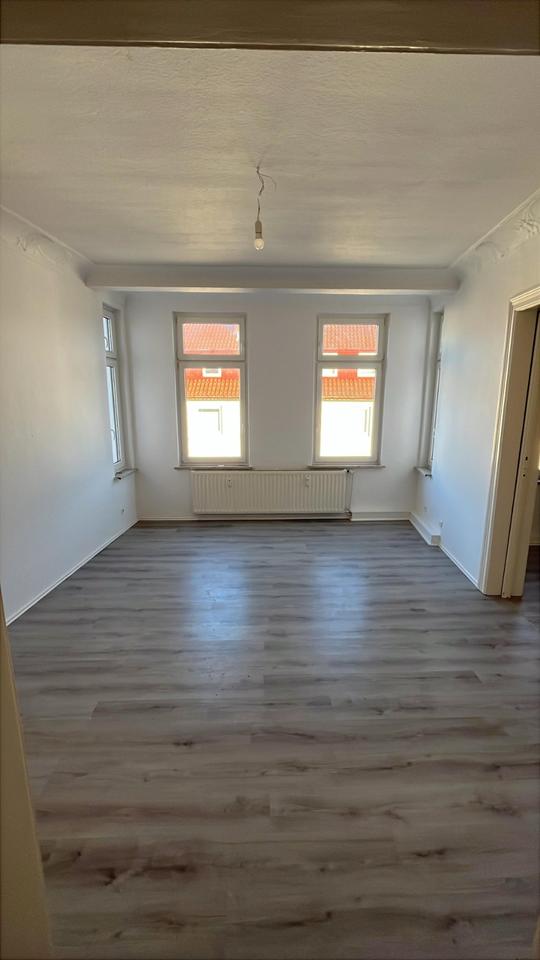 Thumbnail-Sanierte 4-Zimmer-Wohnung mit Balkon in Bremerhaven-Wulsdorf