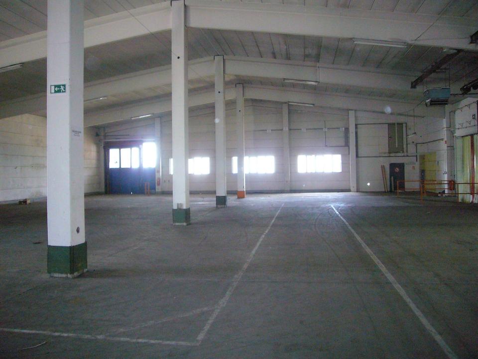 Thumbnail-Halle mit 850 m² in einem Gewerbegebiet zwischen Denkendorf und Beilngries