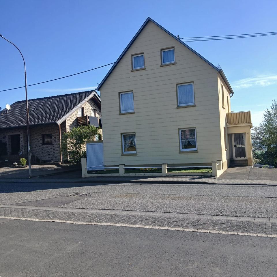 Thumbnail-Freistehendes Haus mit 2 Garagen und Werkstatt