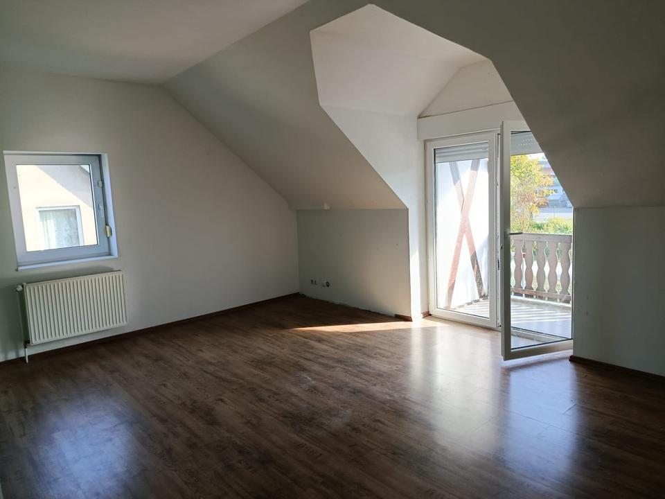 Thumbnail-3-Zimmer Wohnung mit Balkon und Garten