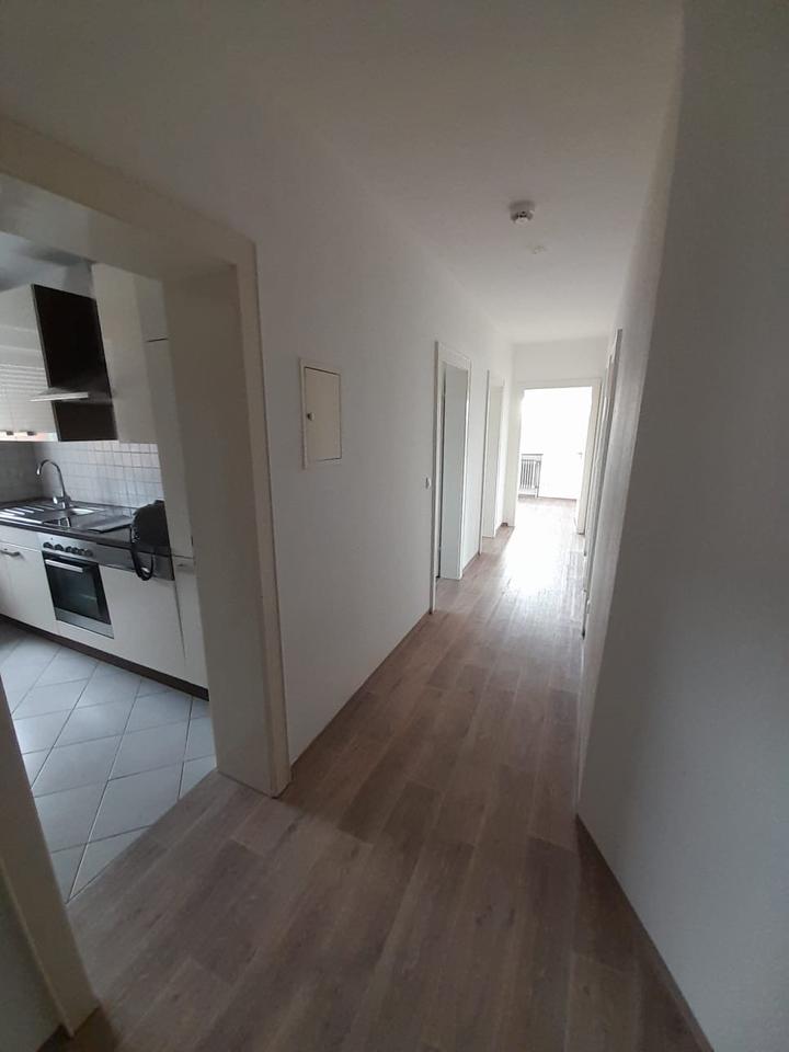 Thumbnail-Moderne 3,5 Zimmer Wohnung mit Balkon