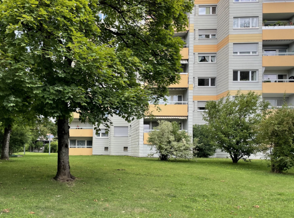 Thumbnail-3,5-Zimmer-Wohnung mit Balkon und Tiefgarage in Traunstein