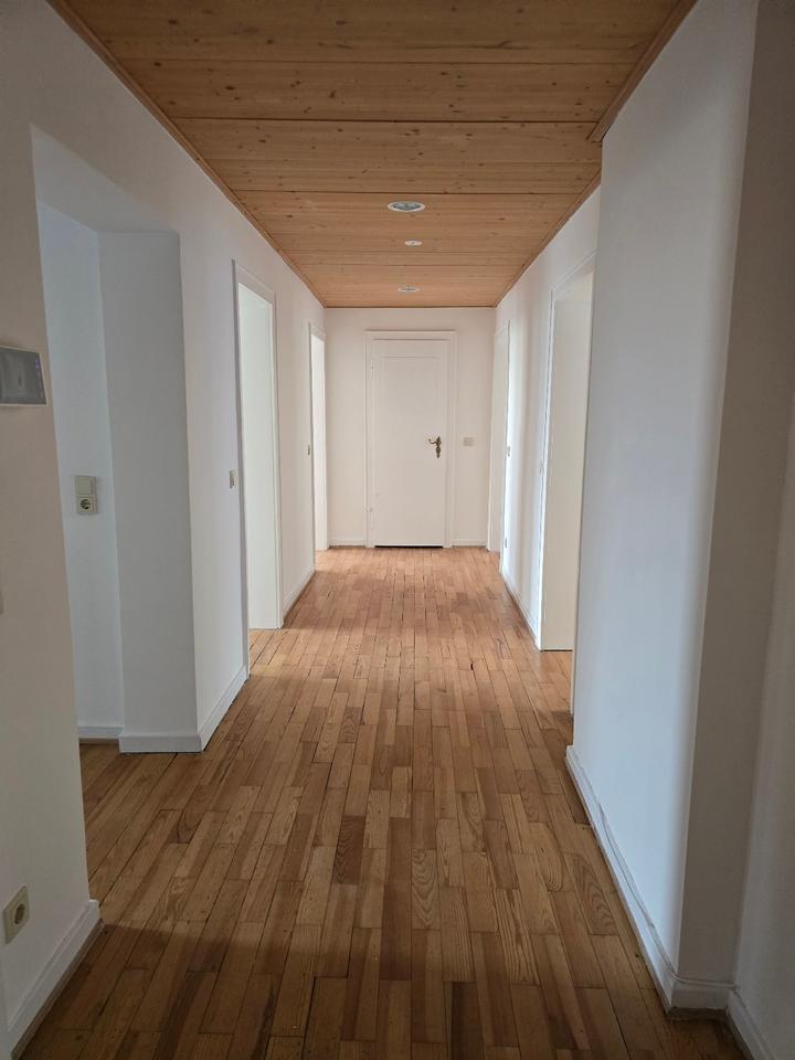 Thumbnail-Zentral gelegene 4-Zimmer-Wohnung in SB St. Johann-sofort frei