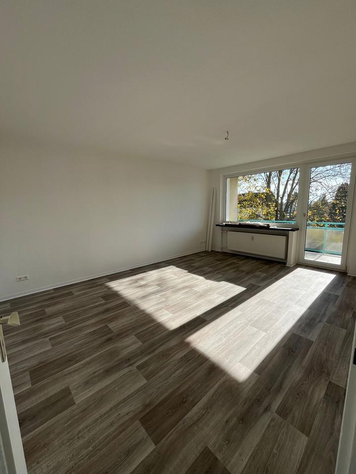 Thumbnail-Dringend Nachmieter zum 01.01 ! 2 Zimmer + EK, Balkon - Eldagsen