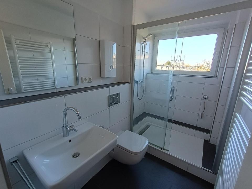Thumbnail-Domblick als Bonus vom Balkon aus - 74m² mit Echtholz-Parkettboden und weitere
