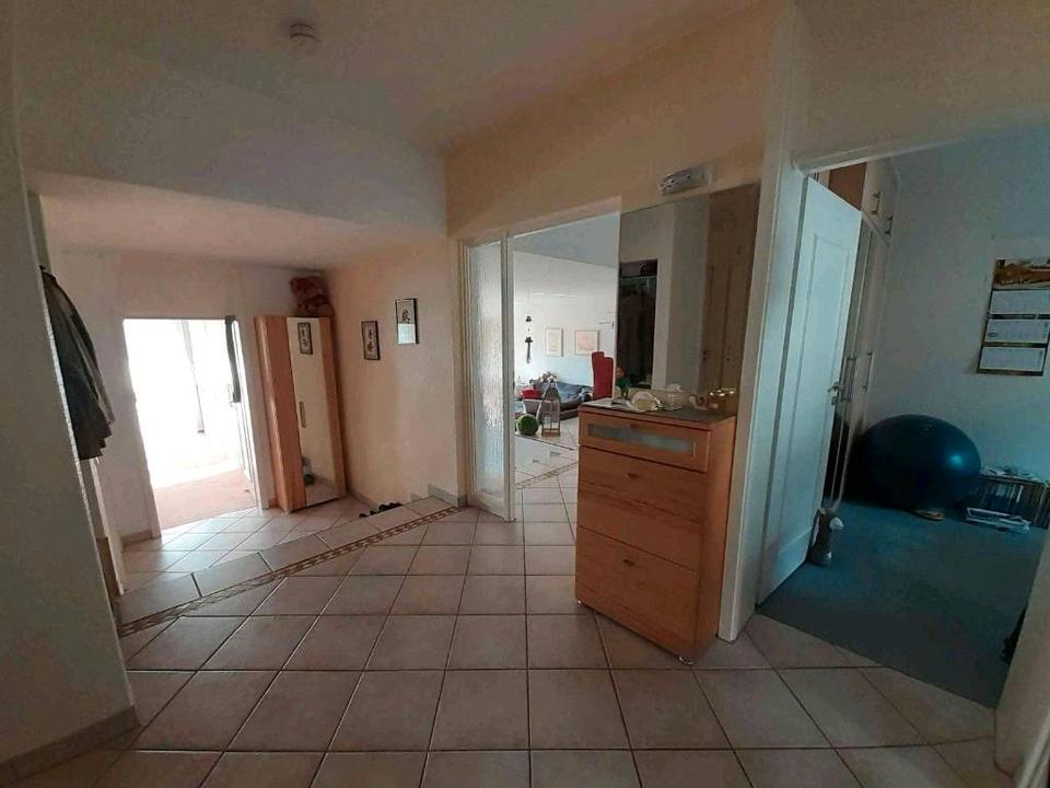 Thumbnail-Großzügige und lichtdurchflutete 4-Zimmer Wohnung in E-Frohnhause